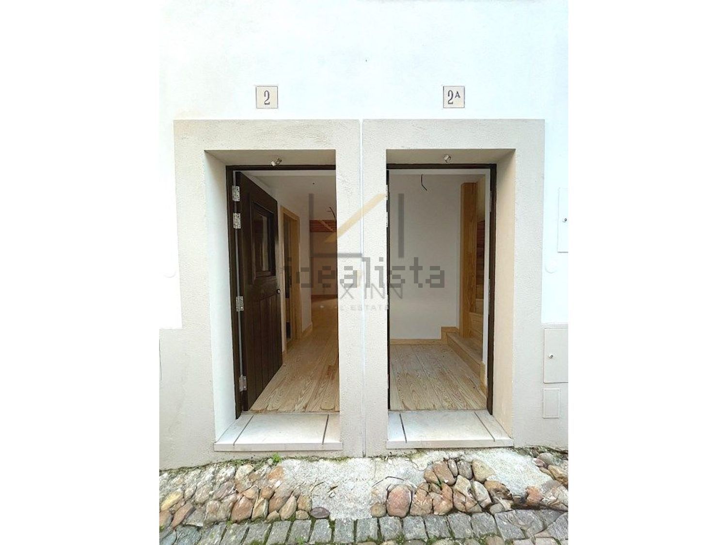 T0（单人公寓）出售在Rua Luís de Camões - 过道