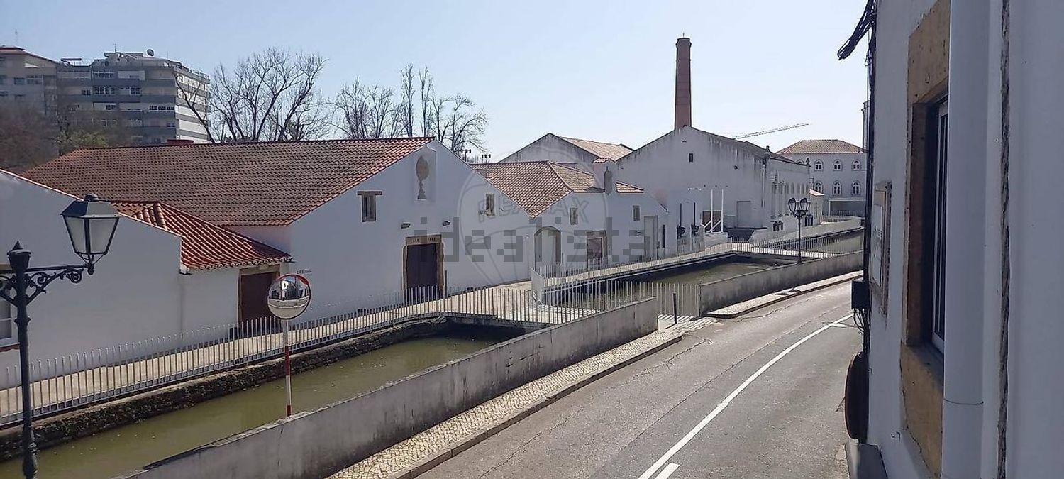 出租公寓 t2在Tomar e Santa Maria dos Olivais - 外立面