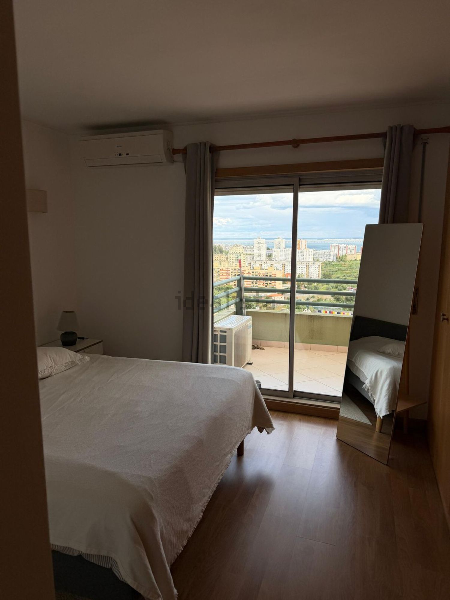 出租公寓 t1在Avenida Engenheiro Arantes e Oliveira, 25 - 卧室