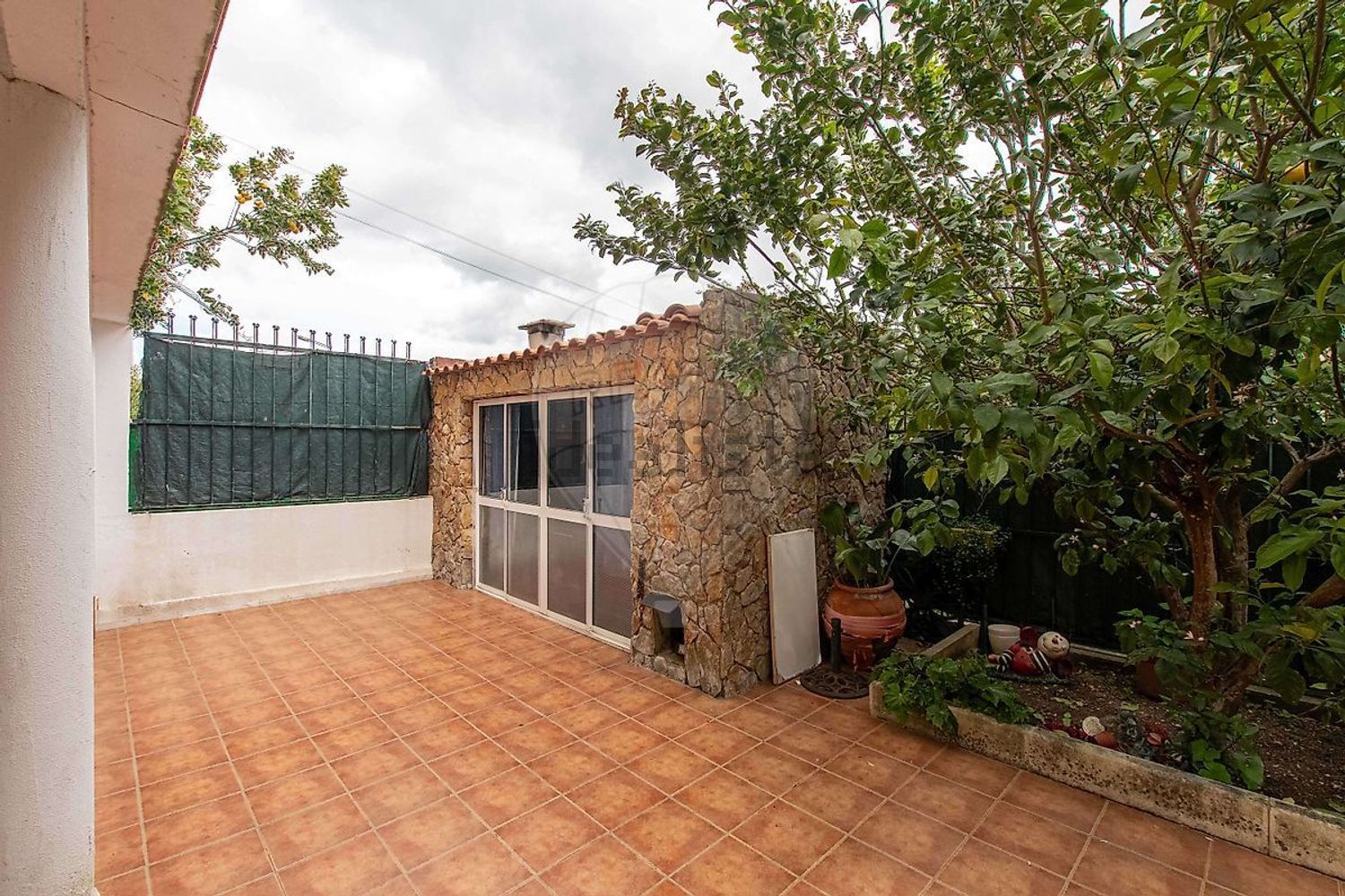 小楼房或独栋别墅出售在Rua 4 de Outubro - 外立面