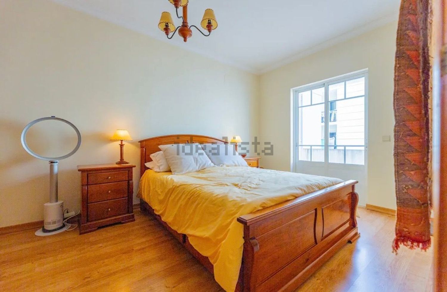 出租双拼别墅在Rua Almirante Cândido dos Reis, 210 - 卧室