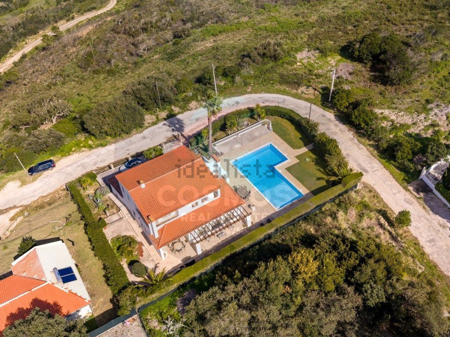 小楼房或独栋别墅出售Urbanização Vale da Telha - 游泳池