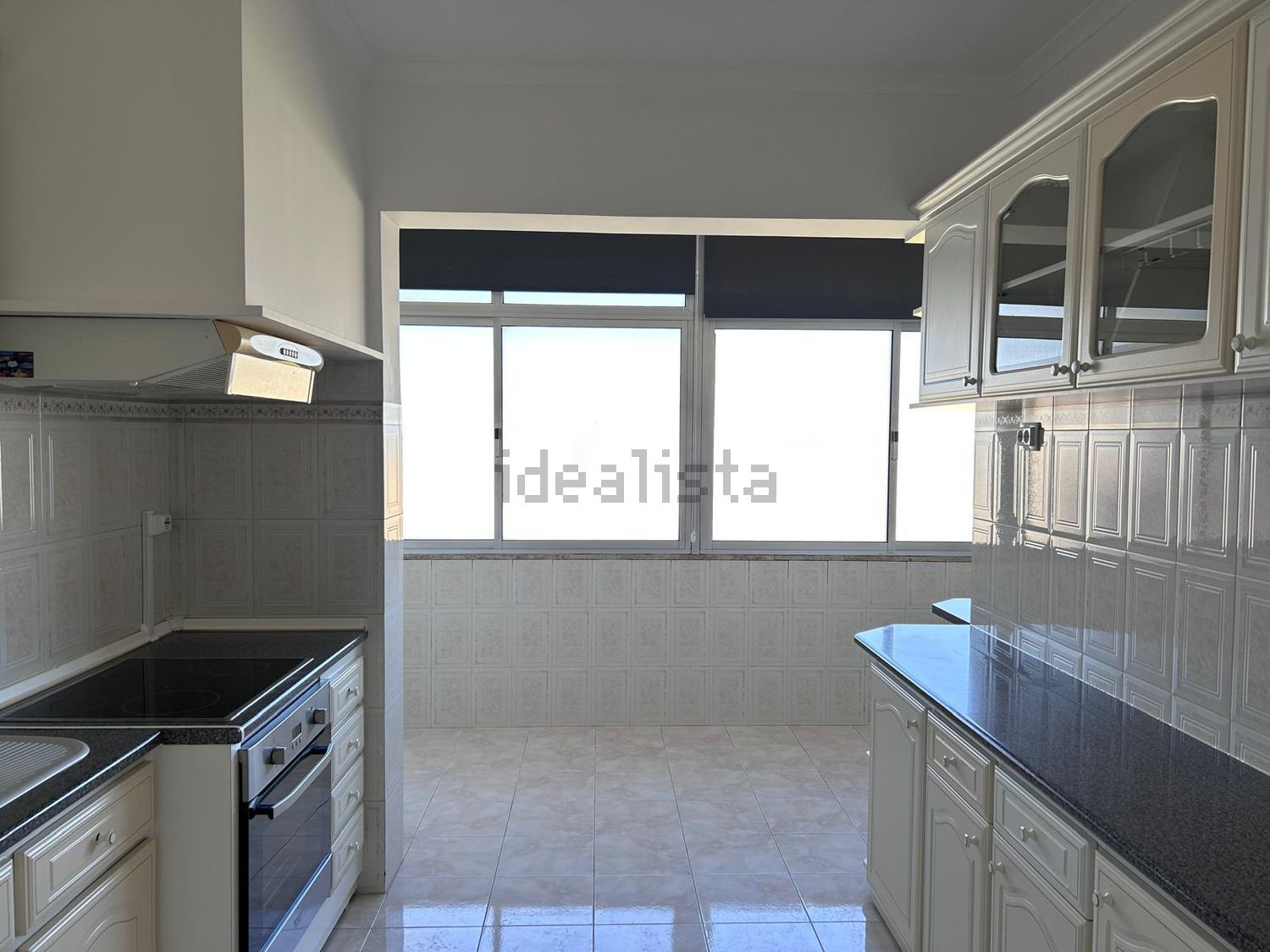 出租公寓 t2在Avenida Capitão João de Almeida Meleças, 67 b - 厨房