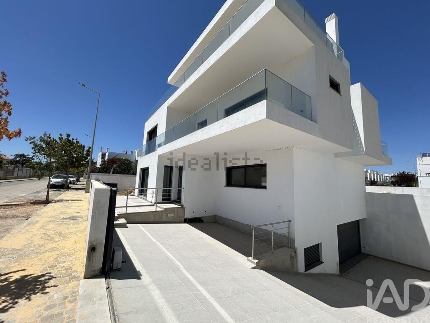 出租小楼房或独栋别墅在Quinta da Foz - Escolas - 停车位