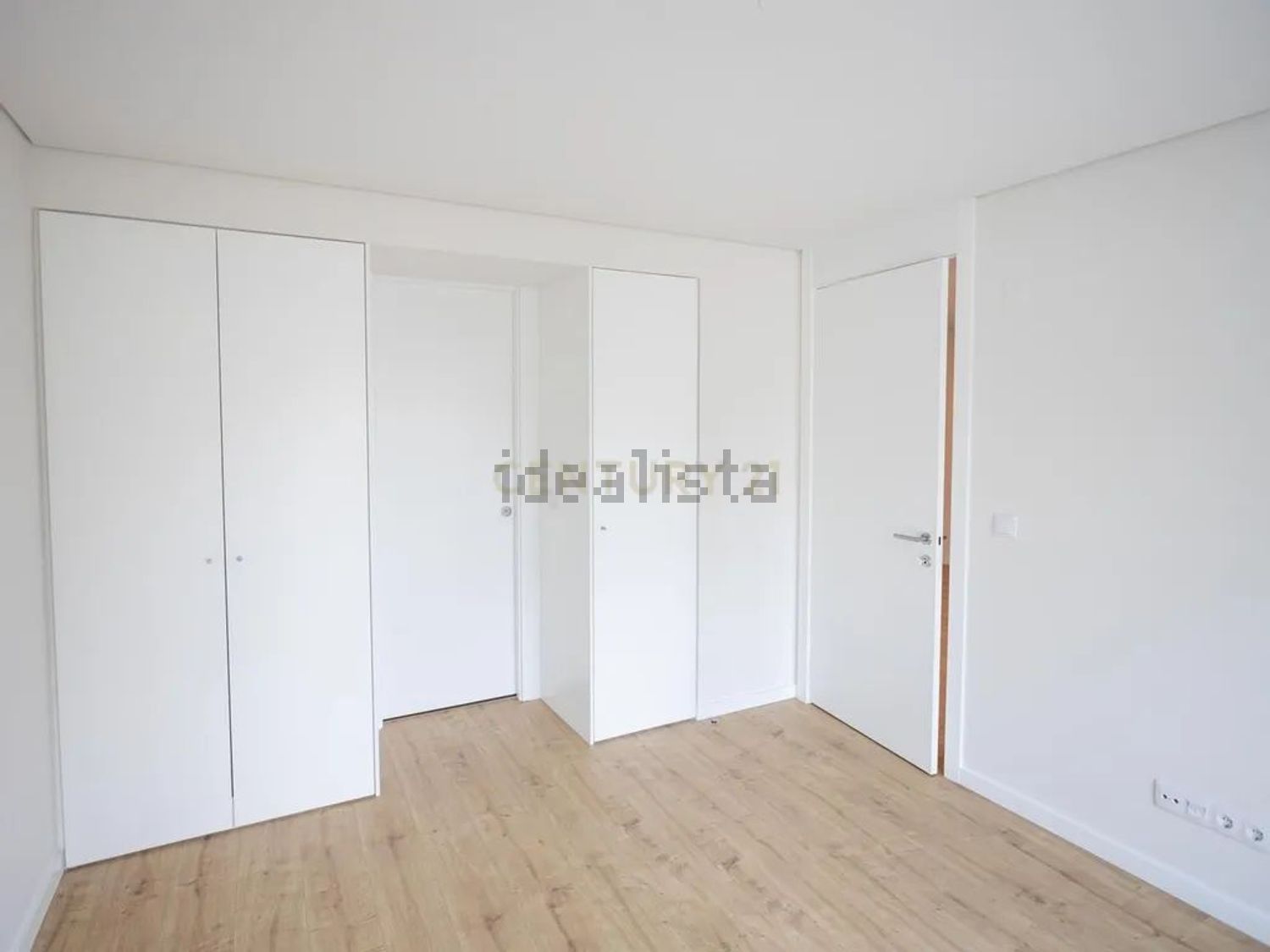 公寓 t1出售在Rua Sarmento de Beires, 47 - 居住