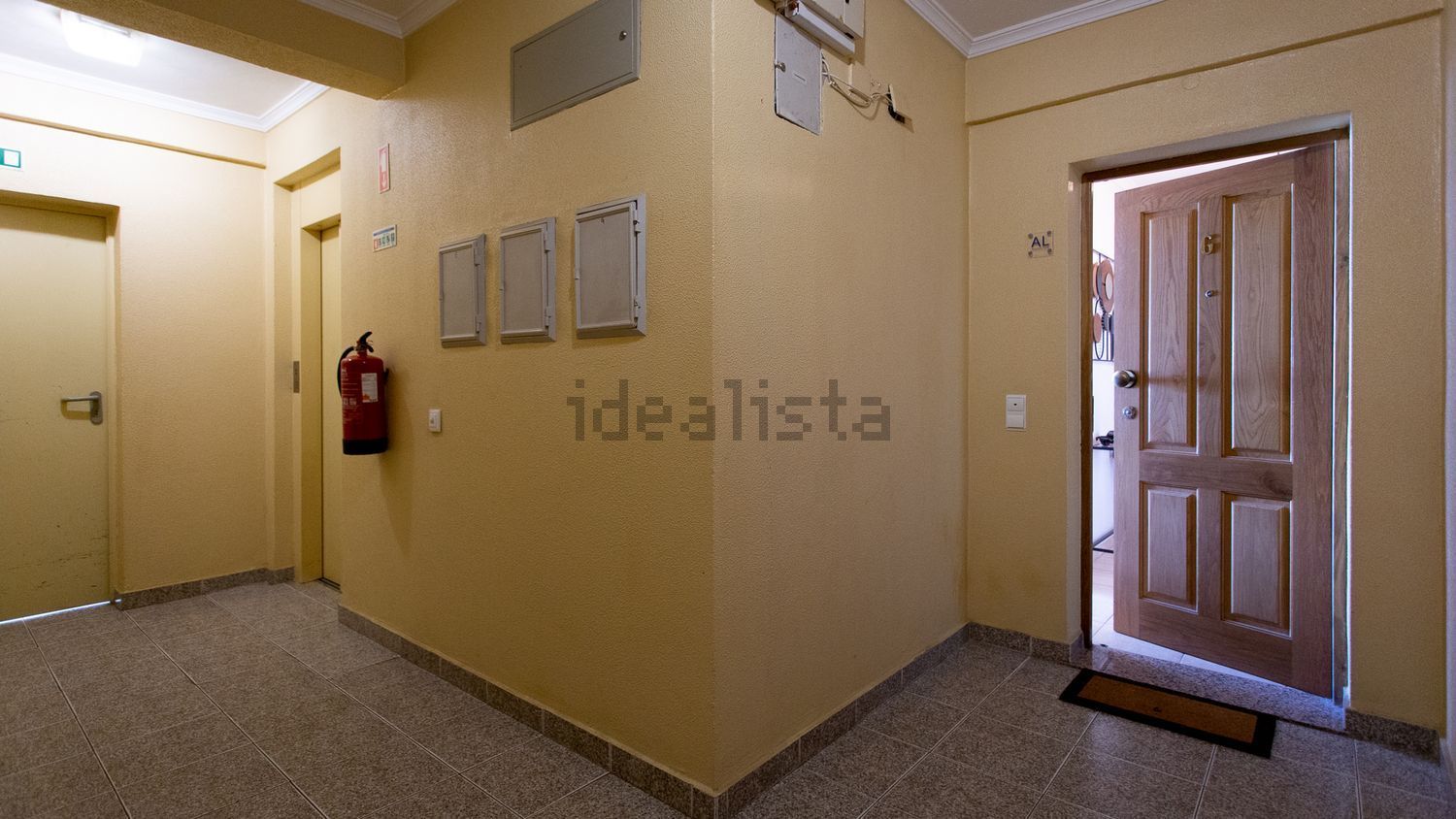 出租公寓 t2在Rua Cândido dos Reis s/n - 楼梯