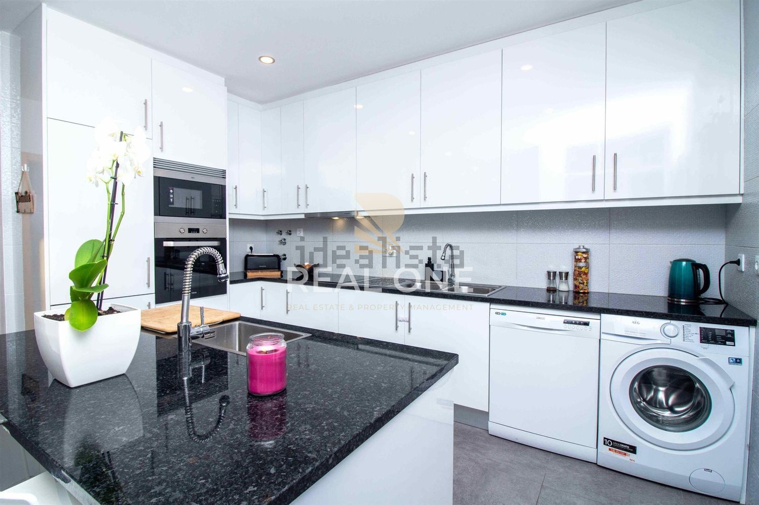 小楼房或独栋别墅出售Em1176, 107 n - 厨房