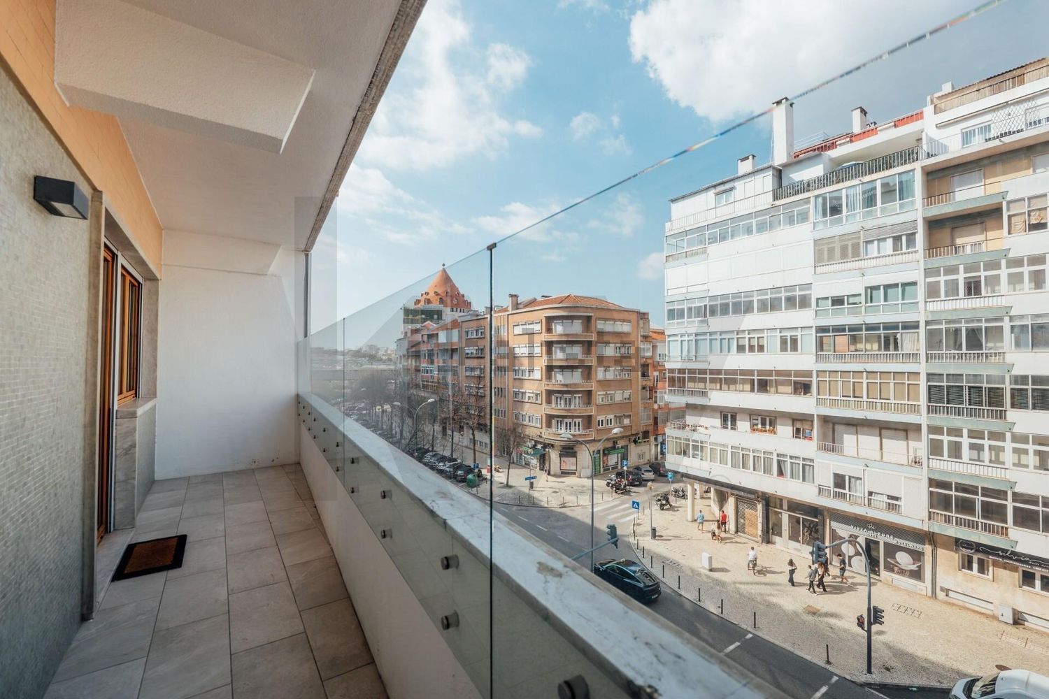公寓 t3出售在Avenida Columbano Bordalo Pinheiro s/n - 阳台
