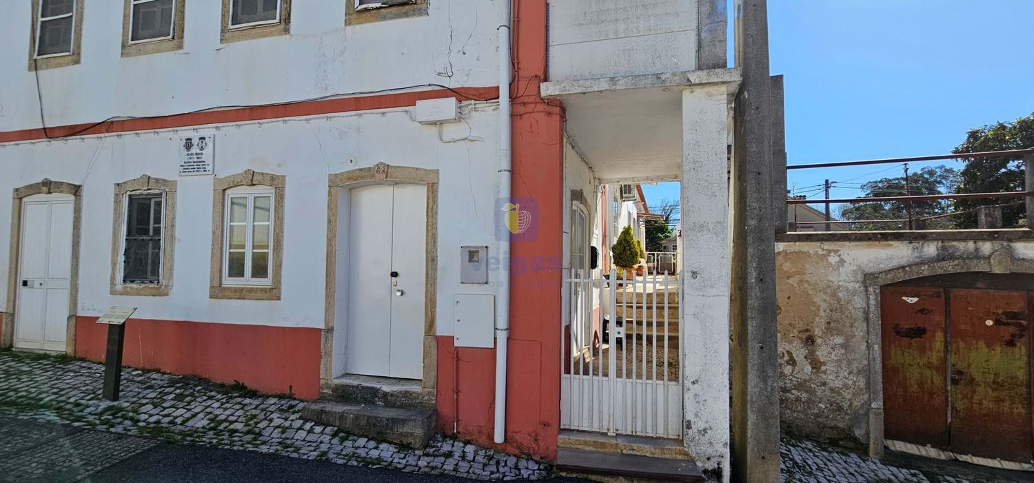 小楼房或别墅出售在Bucelas