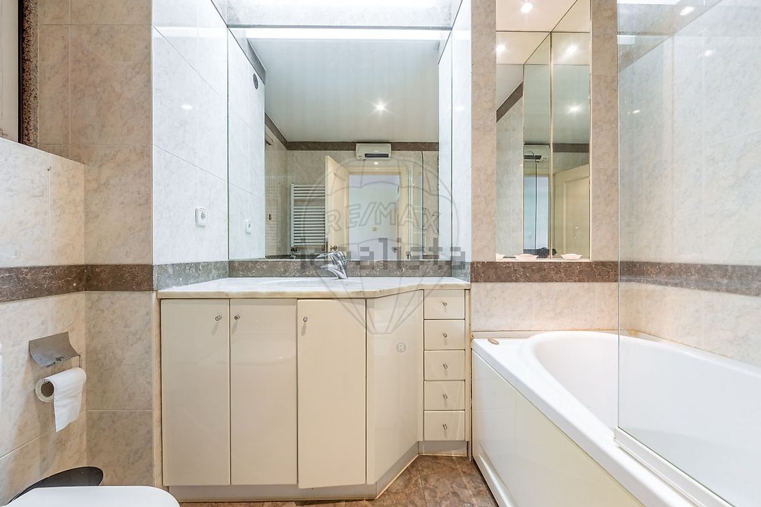 出租公寓 t3在Avenida do Colégio Militar - 厨房