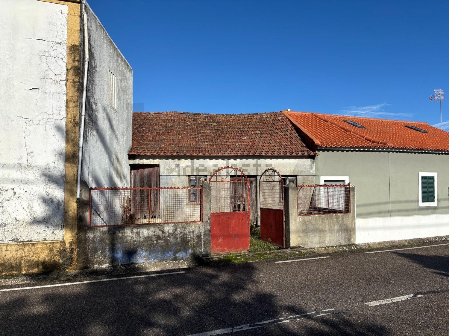 小楼房或别墅出售在Largo da Igreja, 56 - 外立面