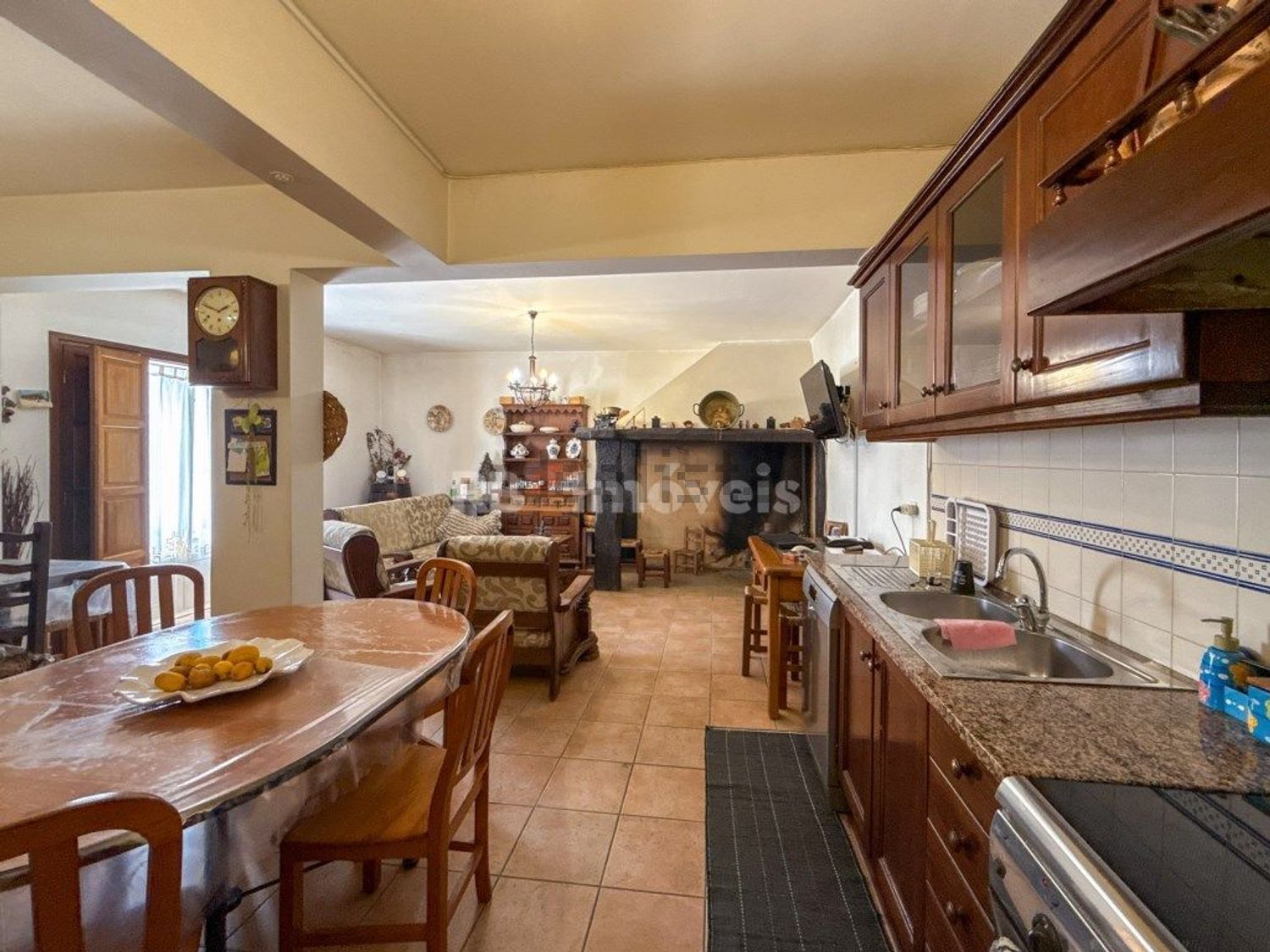 小楼房或独栋别墅出售在Rua José Afonso s/n - 客厅