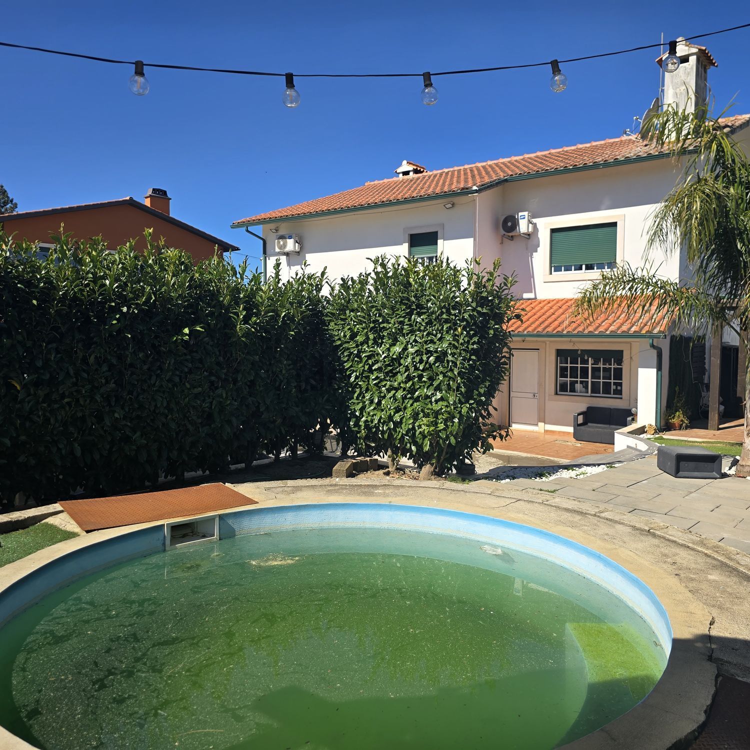 小楼房或独栋别墅出售在Tomar e Santa Maria dos Olivais - 游泳池