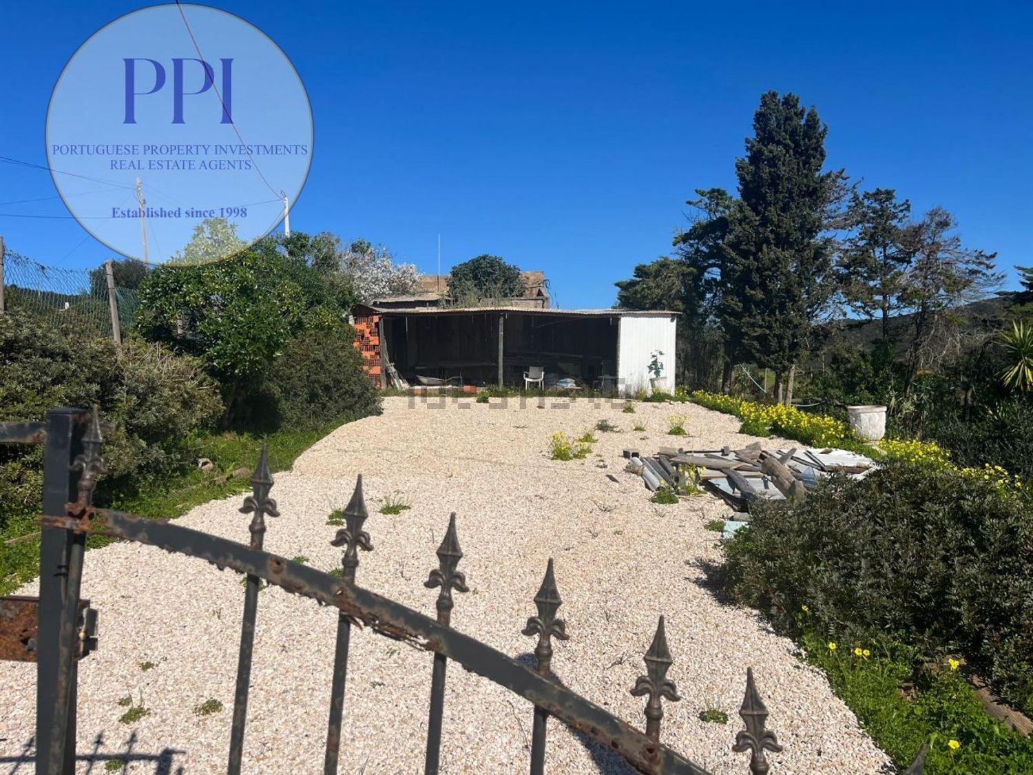 小楼房或独栋别墅出售在Figueira - 外立面