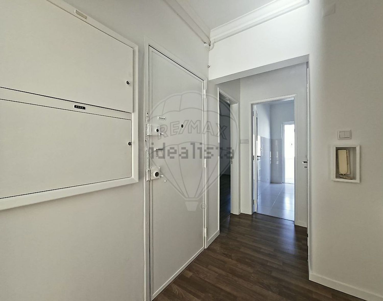 出租公寓 t2在Avenida dos Hospitais Civis de Lisboa - 试衣间