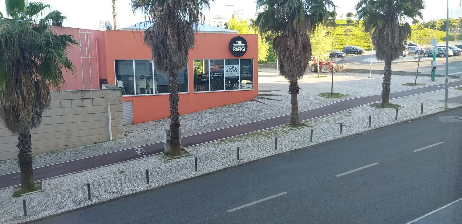 公寓 t3出售在Avenida São Jorge da Mina, 11