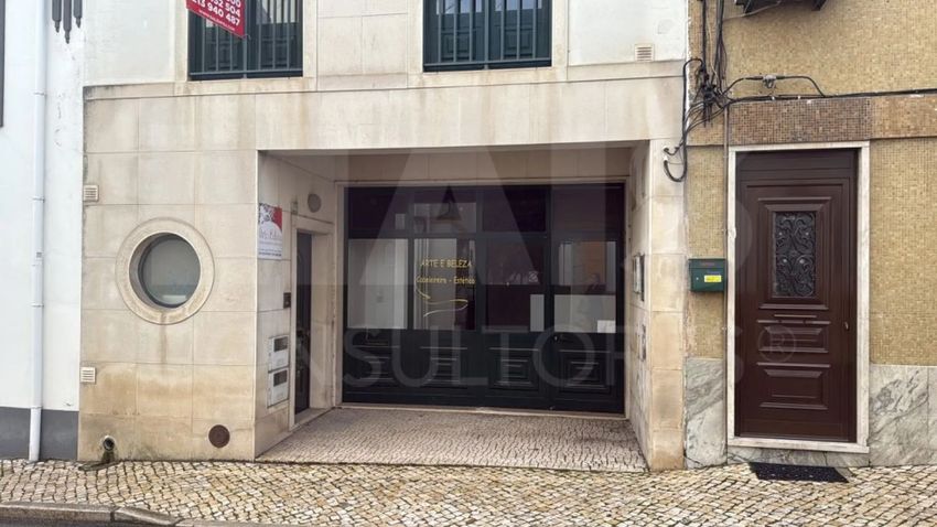 小楼房或别墅出售在Arruda dos Vinhos
