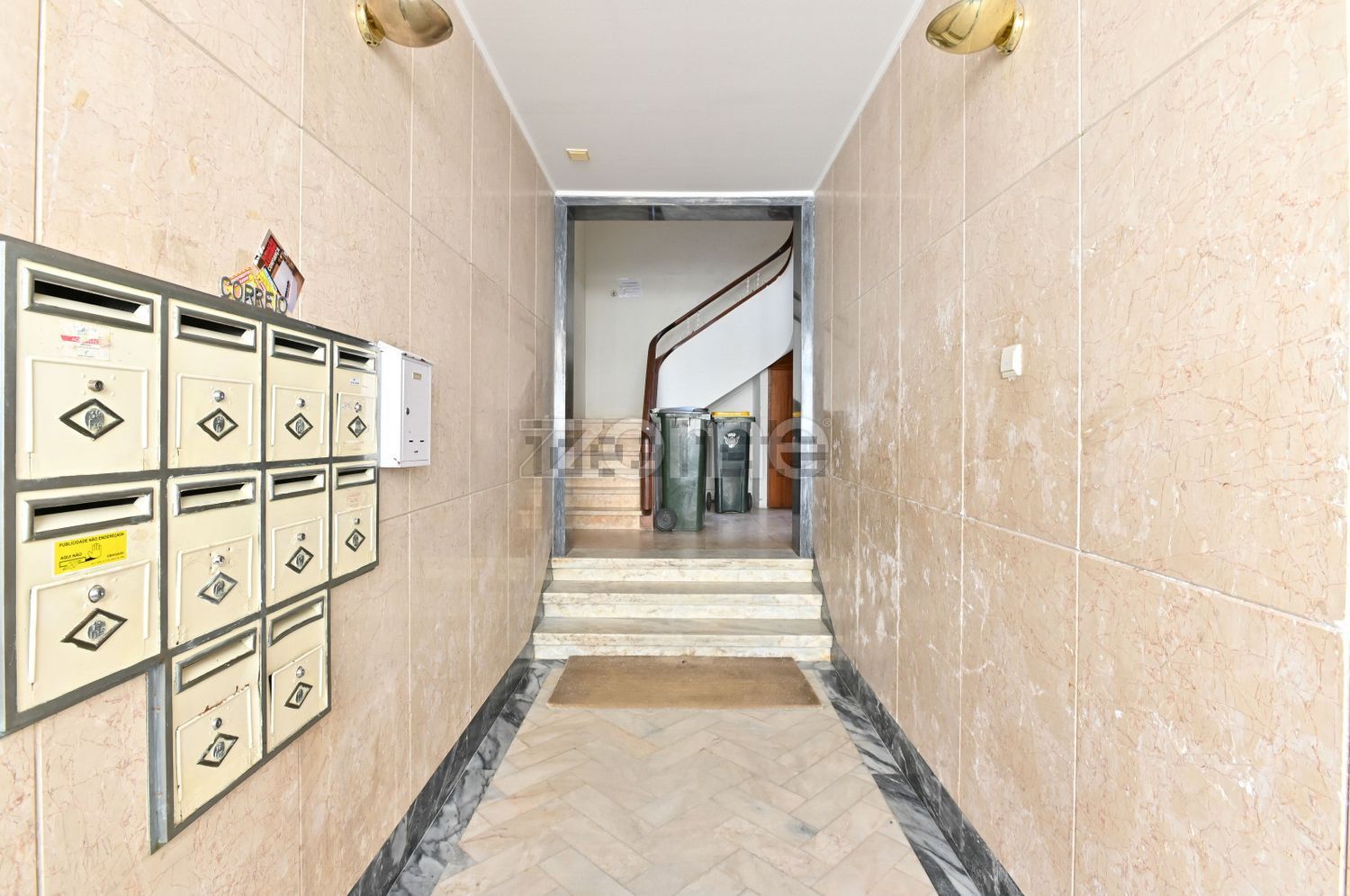 出租公寓 t2在Rua Conde das Antas, 48 - 详情