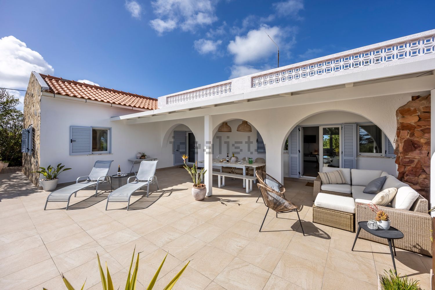 小楼房或独栋别墅出售在Vila do Bispo e Raposeira - 外立面