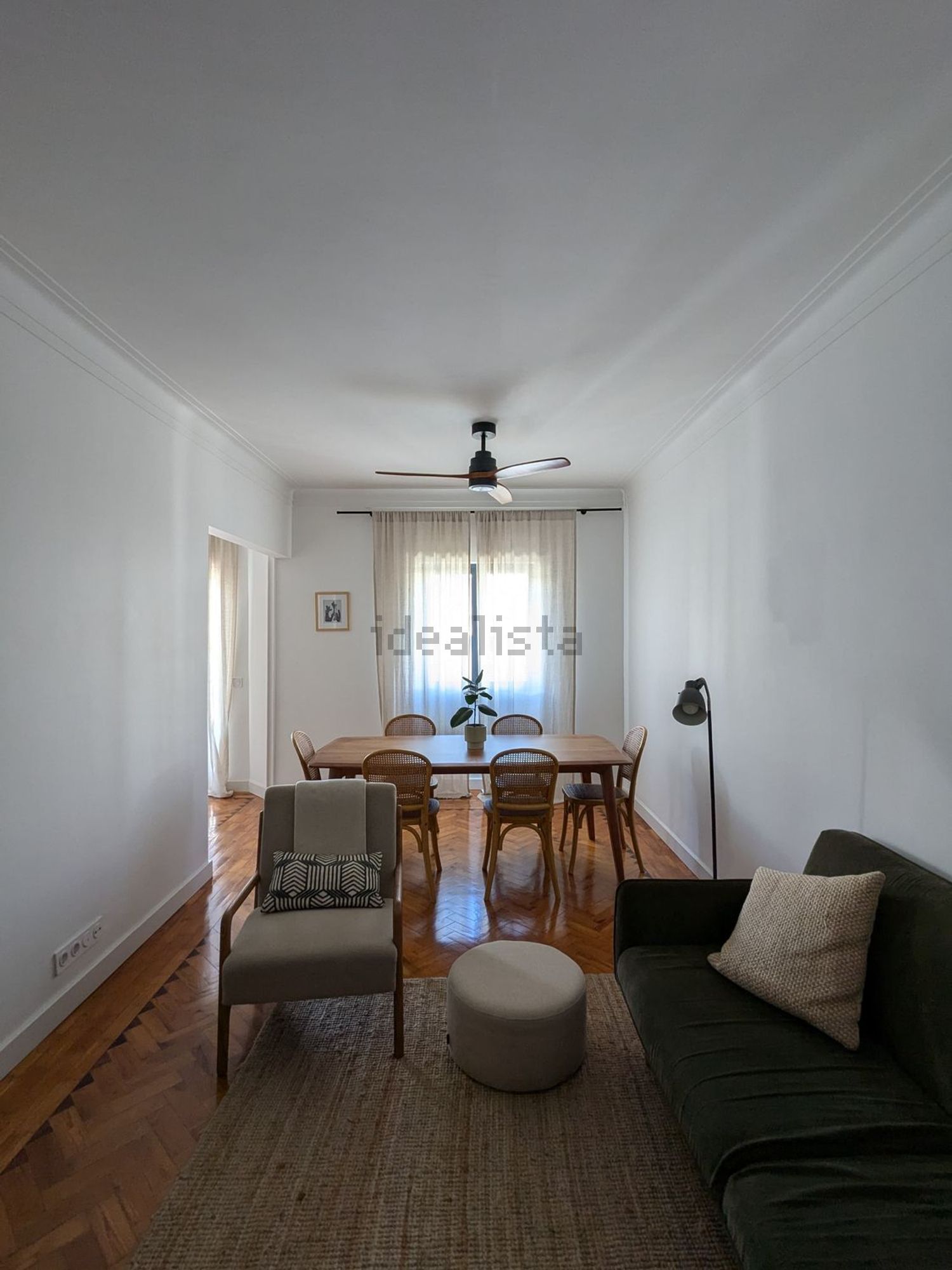 公寓 t2出售在Rua Portugal Durão, 48 - 客厅