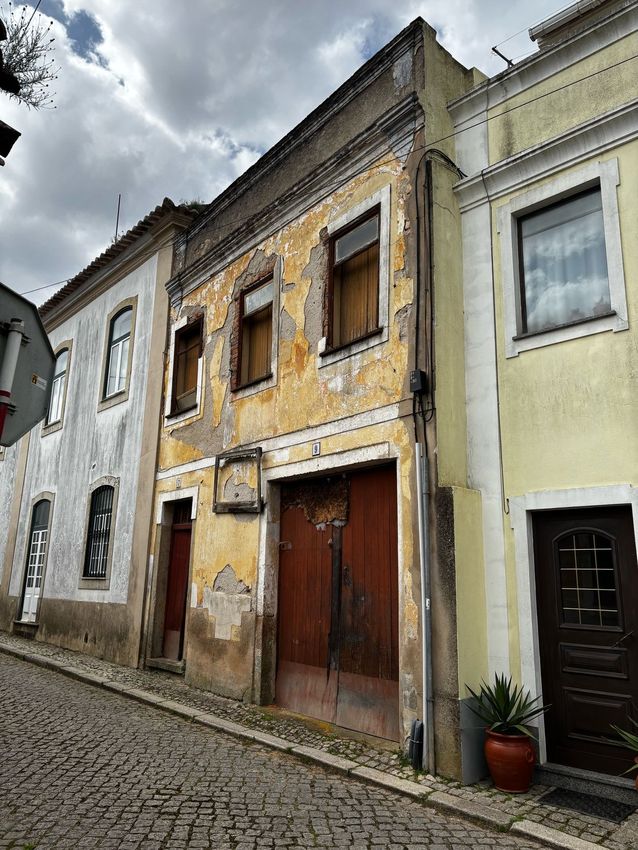 小镇楼房出售在Rua do Viadôr, 7 -9