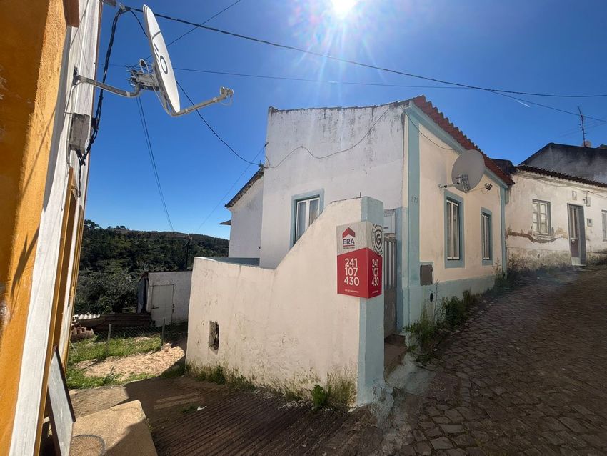 联排别墅出售在Rua do Covão, 273