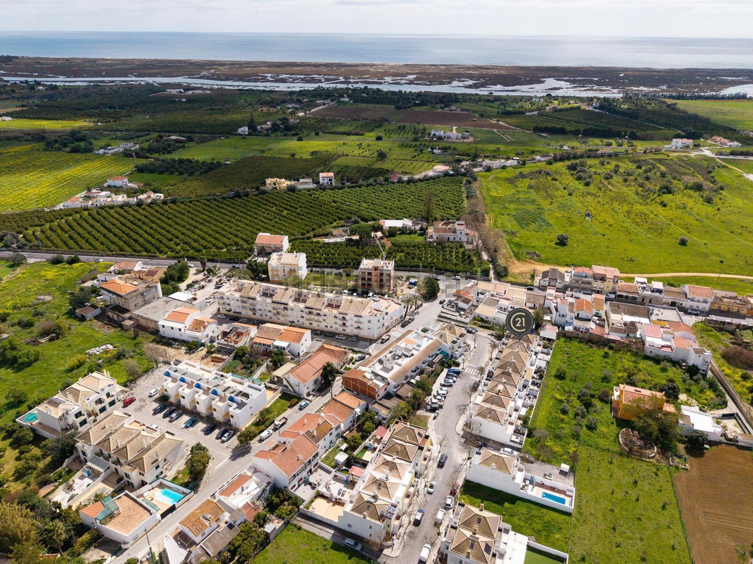 小楼房或独栋别墅出售在Estrada da Palmeira, 902 g - 视线
