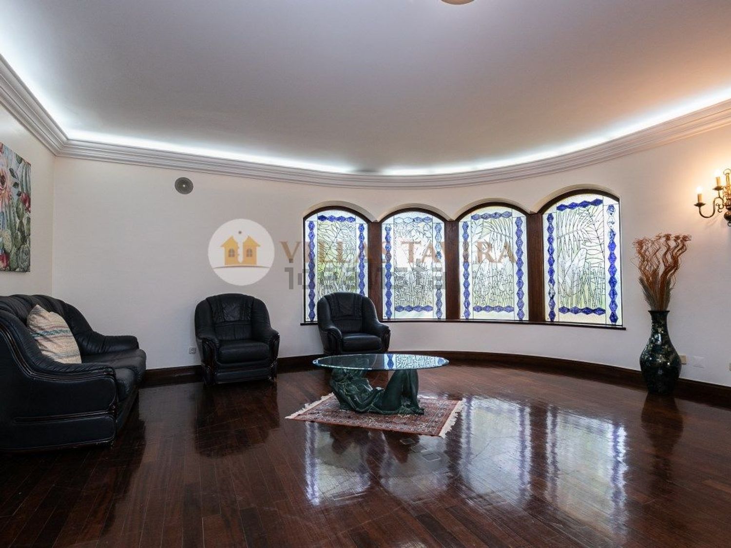 小楼房或独栋别墅出售在Altura - 客厅