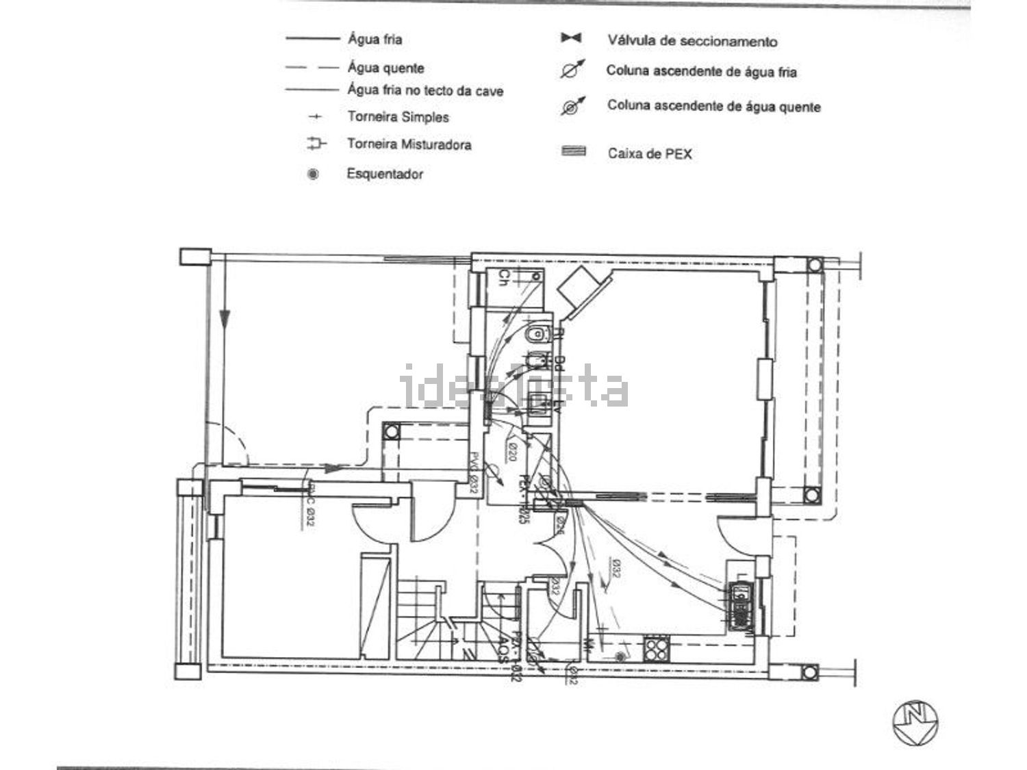 双拼别墅出售在Salir - 平面图