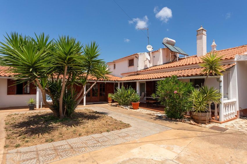 双拼别墅出售在Estrada Ribeira de Alte s/n