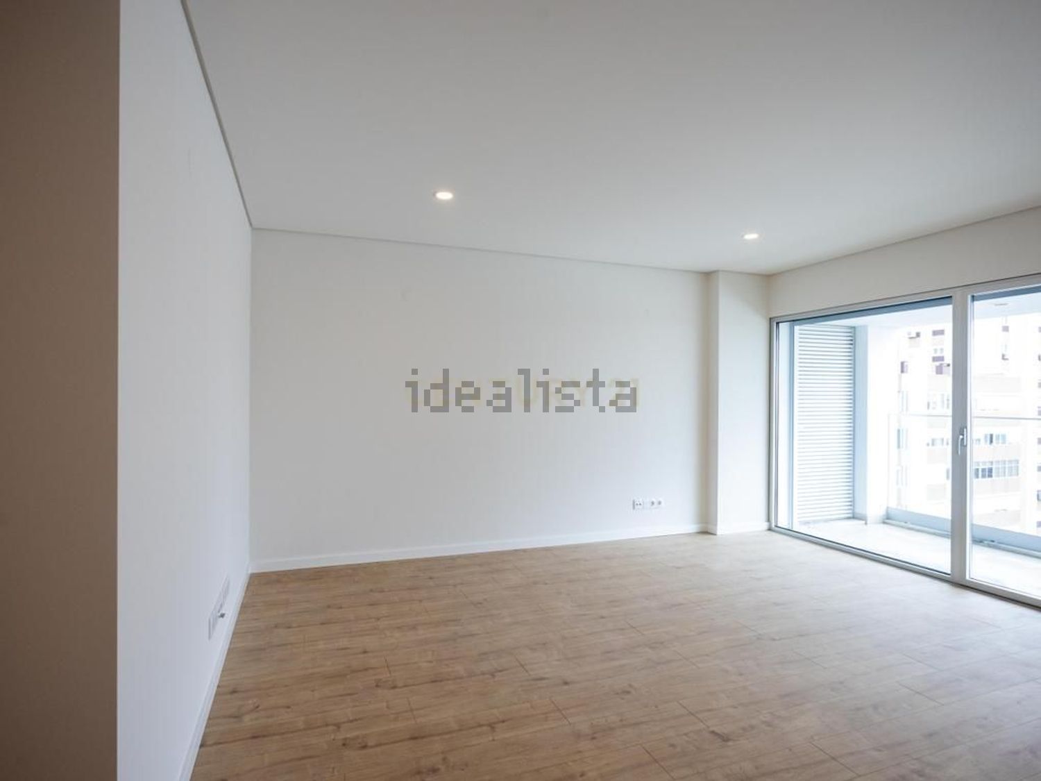 公寓 t2出售在Rua Sarmento de Beires, 47 - 居住