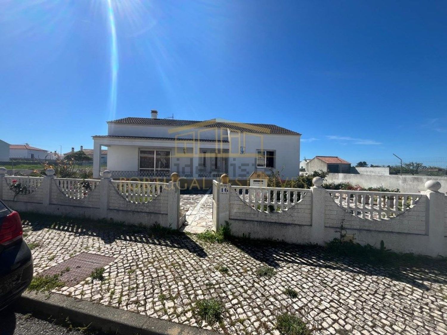 小楼房或独栋别墅出售在Rua das Pedras Pretas, 16 - 外立面