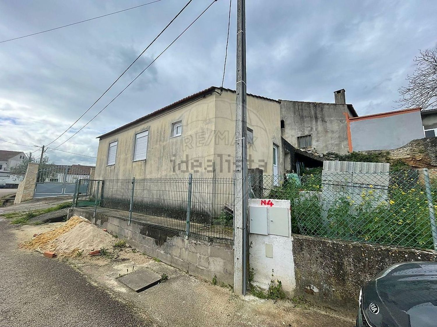 小楼房或独栋别墅出售在Casais e Alviobeira - 外立面