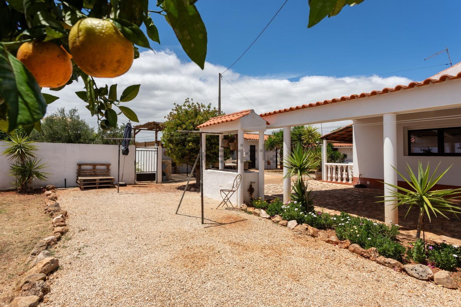 双拼别墅出售在Estrada Ribeira de Alte s/n - 门廊