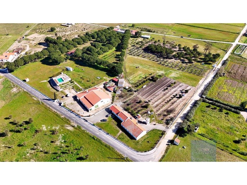 庄园出售在Rua do Campo de Futebol, 27