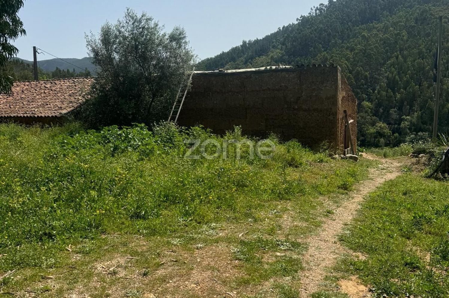 小楼房或独栋别墅出售在Estrada Sem Nome - 外立面