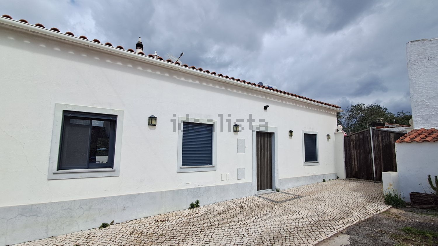 小楼房或独栋别墅出售Serro das Casas s/n - 外立面