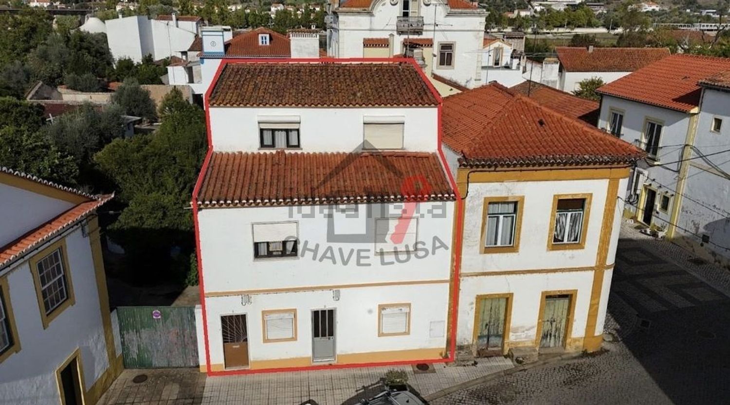 小楼房出售在São Miguel do Rio Torto e Rossio ao Sul do Tejo - 外立面