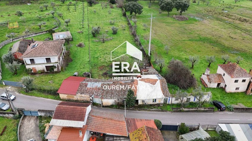 小楼房或独栋别墅出售在Freixianda - Ribeira do Fárrio - Formigais
