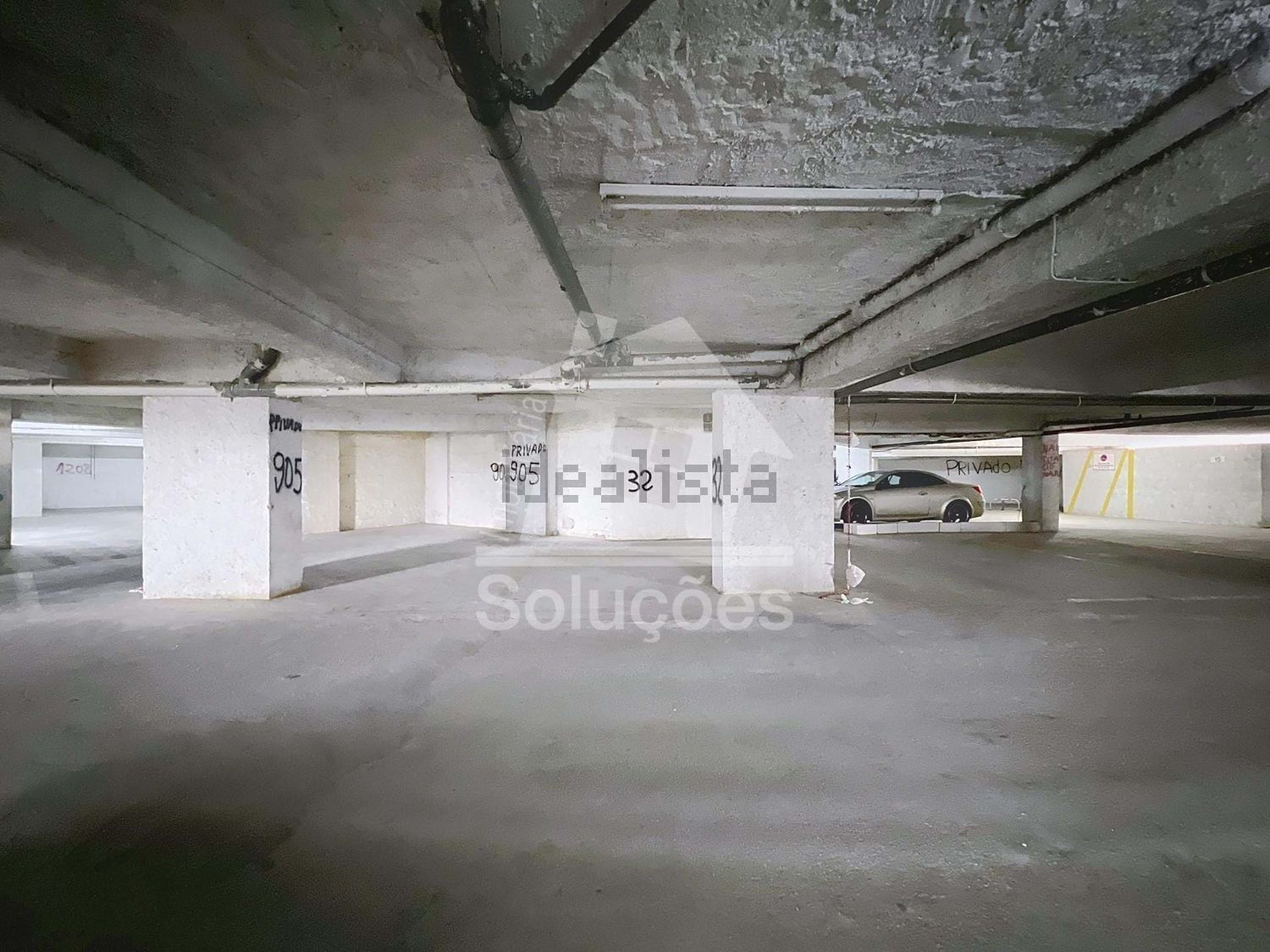 出租公寓 t1在Rua Engenheiro Francisco Bívar - 停车位