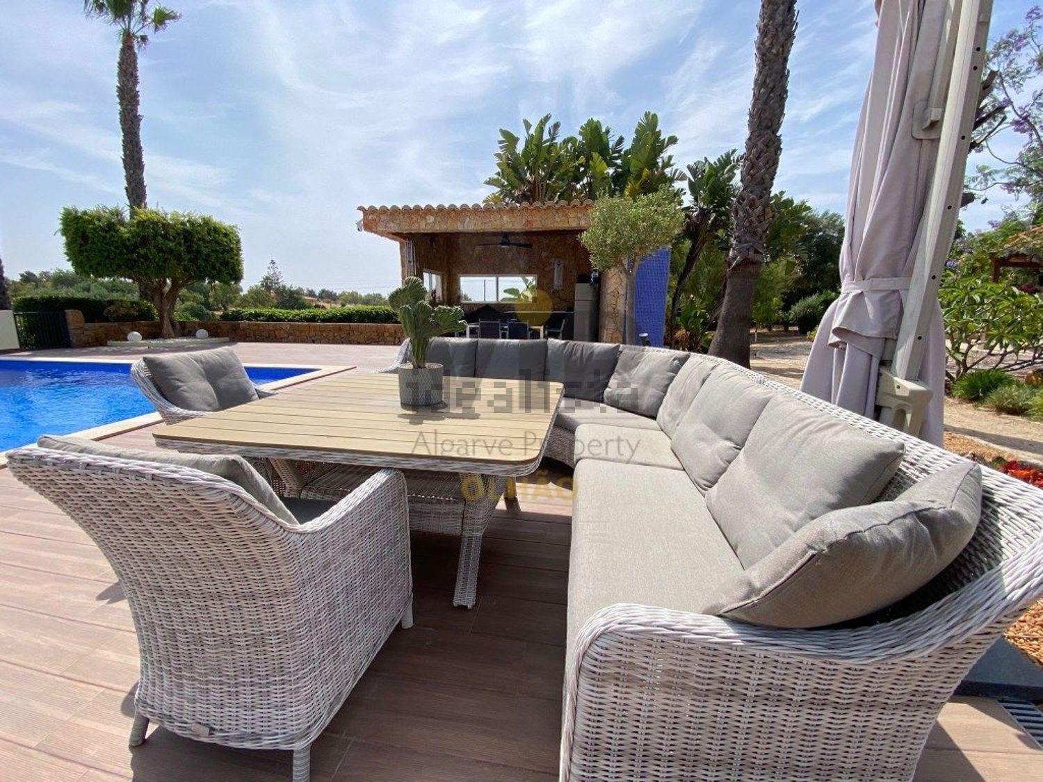 小楼房或独栋别墅出售在Pechão - 阳台