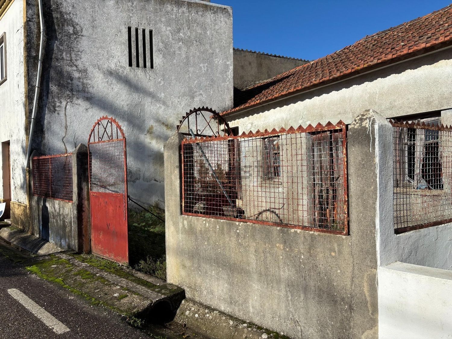 小楼房或别墅出售在Largo da Igreja, 56 - 外立面