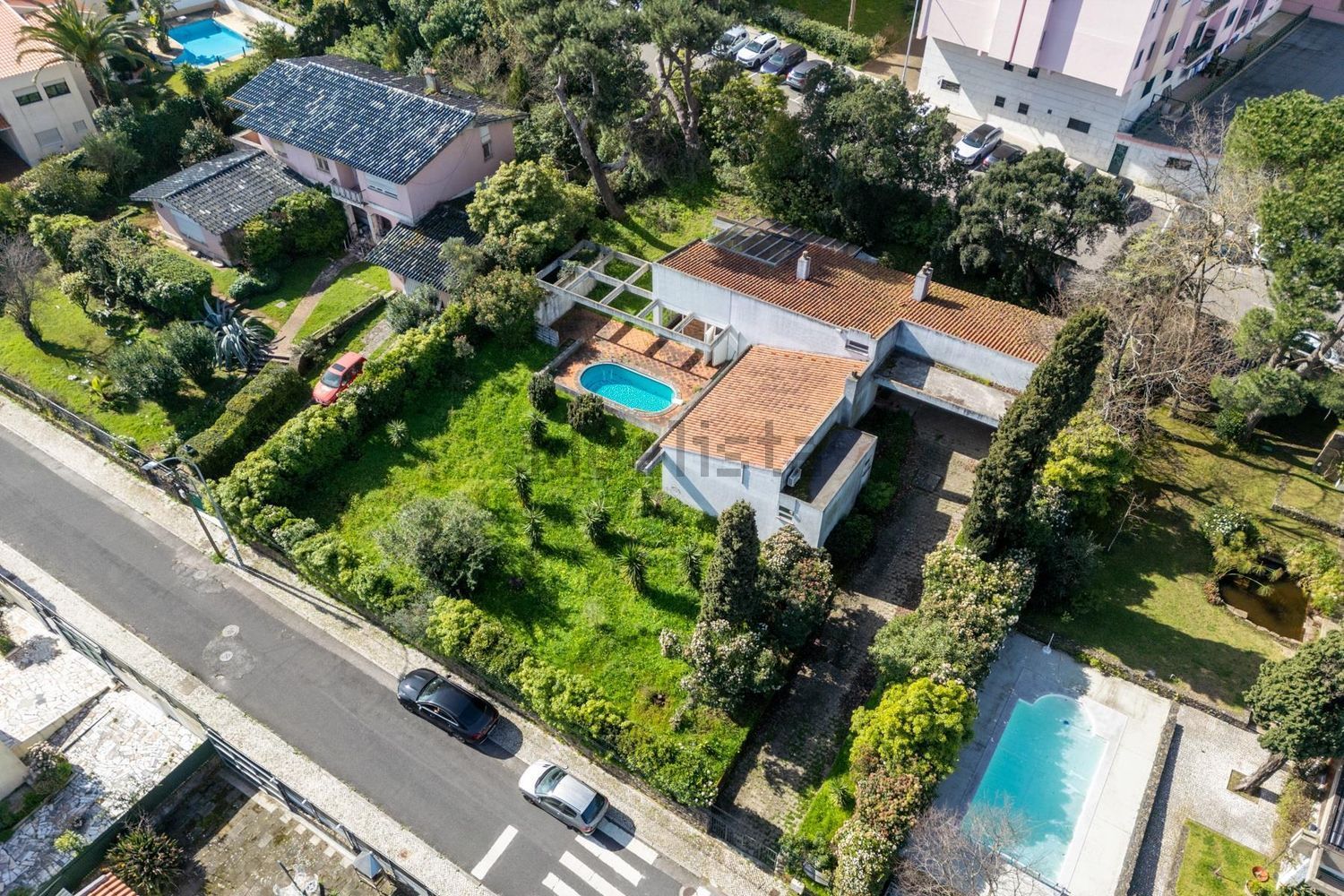 小楼房或独栋别墅出售在Avenida Leite de Vasconcelos, 5 - 游泳池