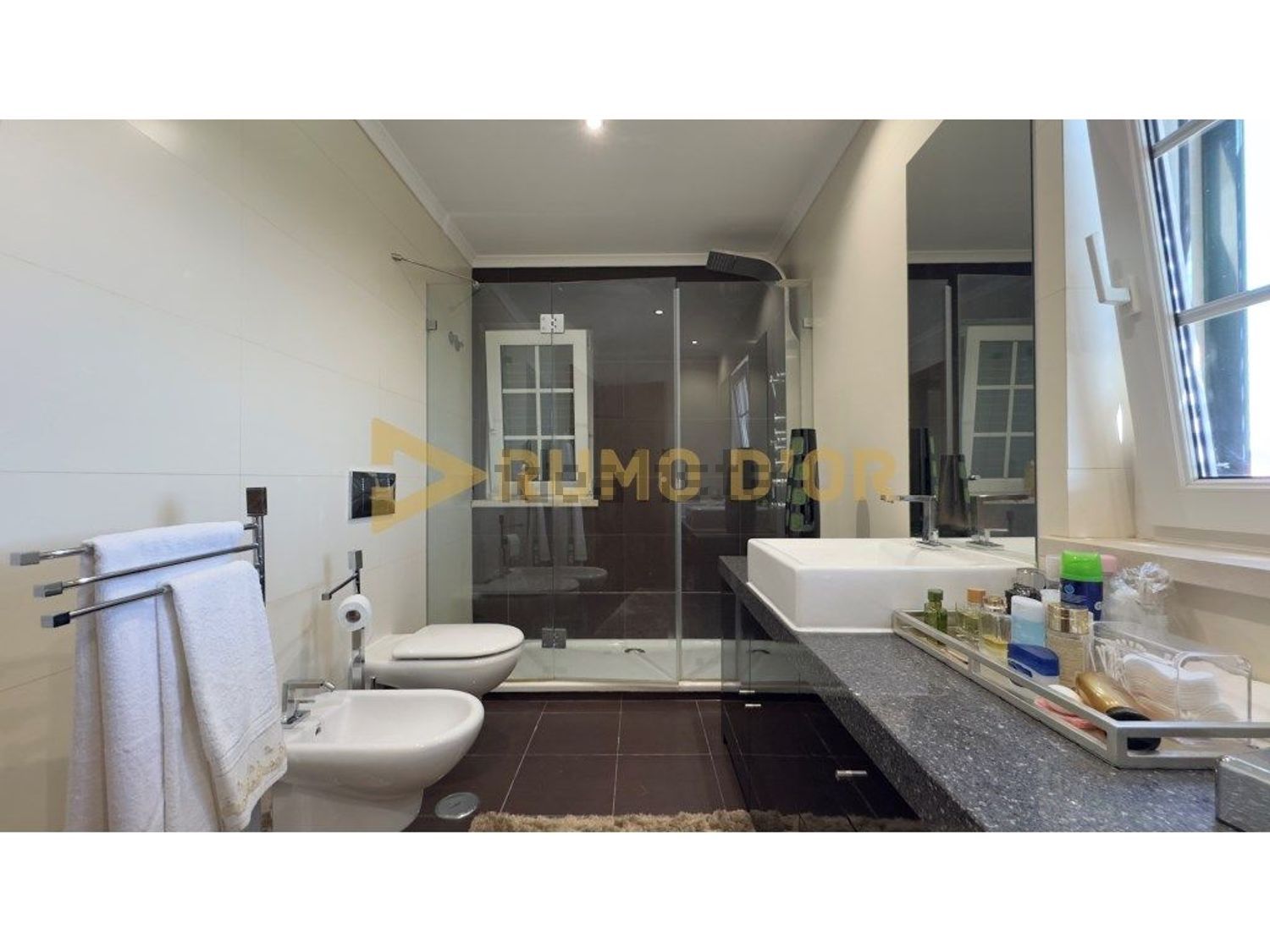 小楼房或独栋别墅出售在Alenquer - 卫生间