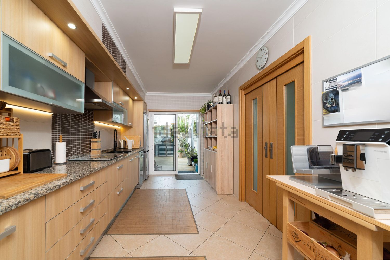 小楼房或独栋别墅出售在Estrada da Palmeira, 902 g - 厨房