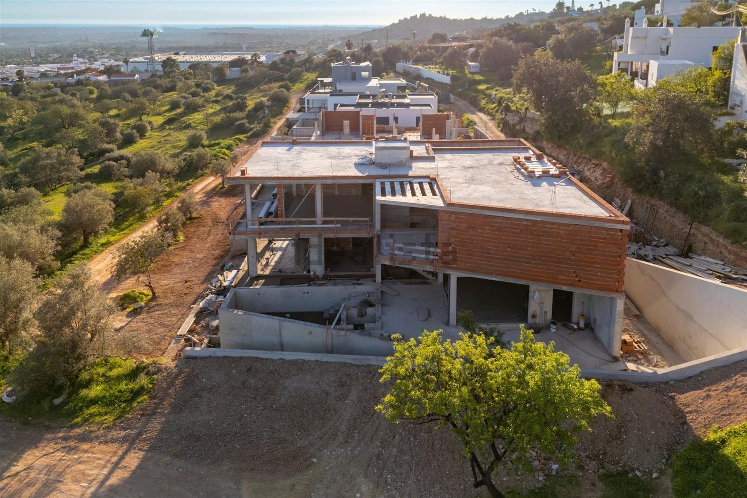 小楼房或独栋别墅出售Em520-1, 338 - 游泳池