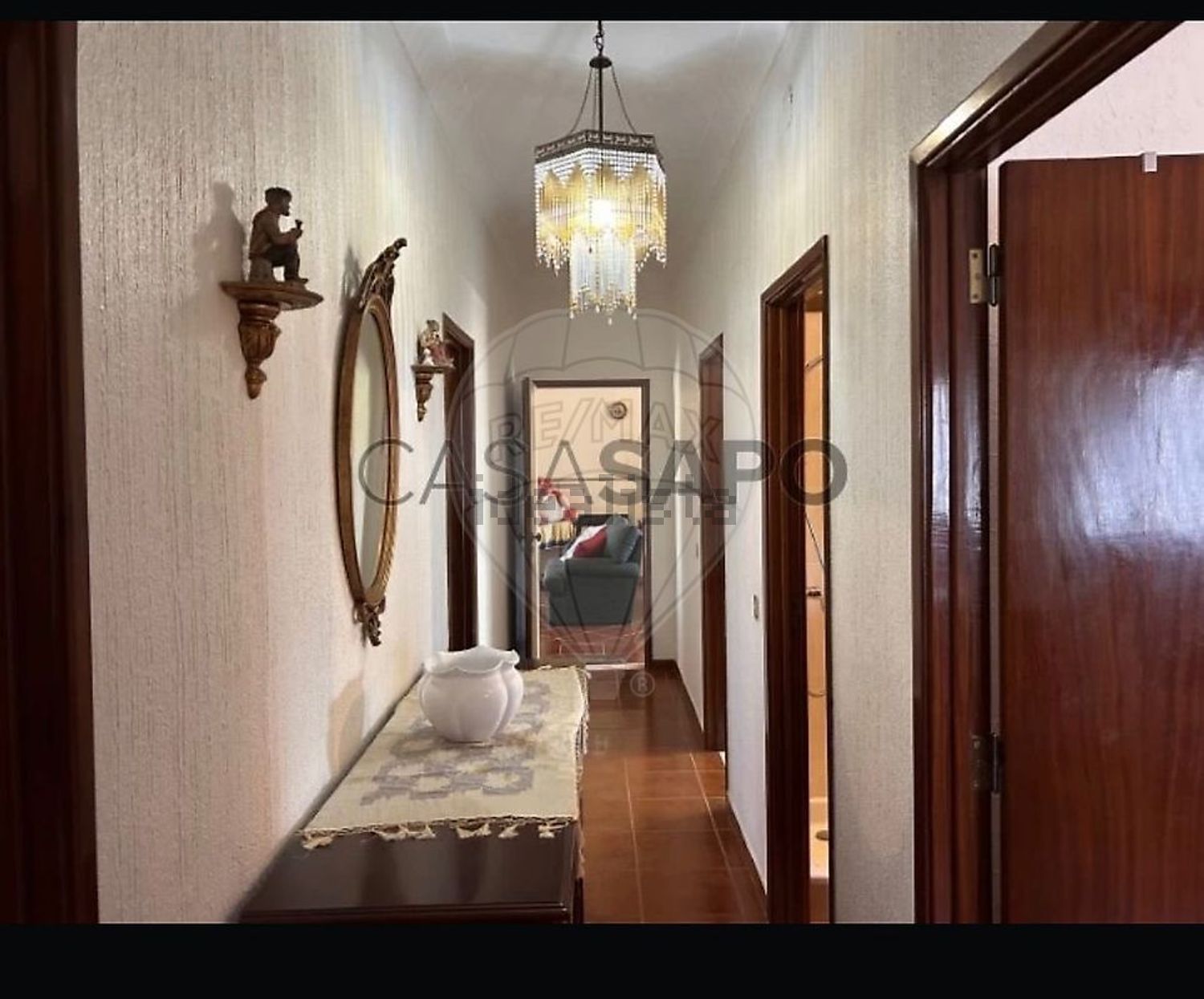 小楼房或独栋别墅出售在Serra - 过道