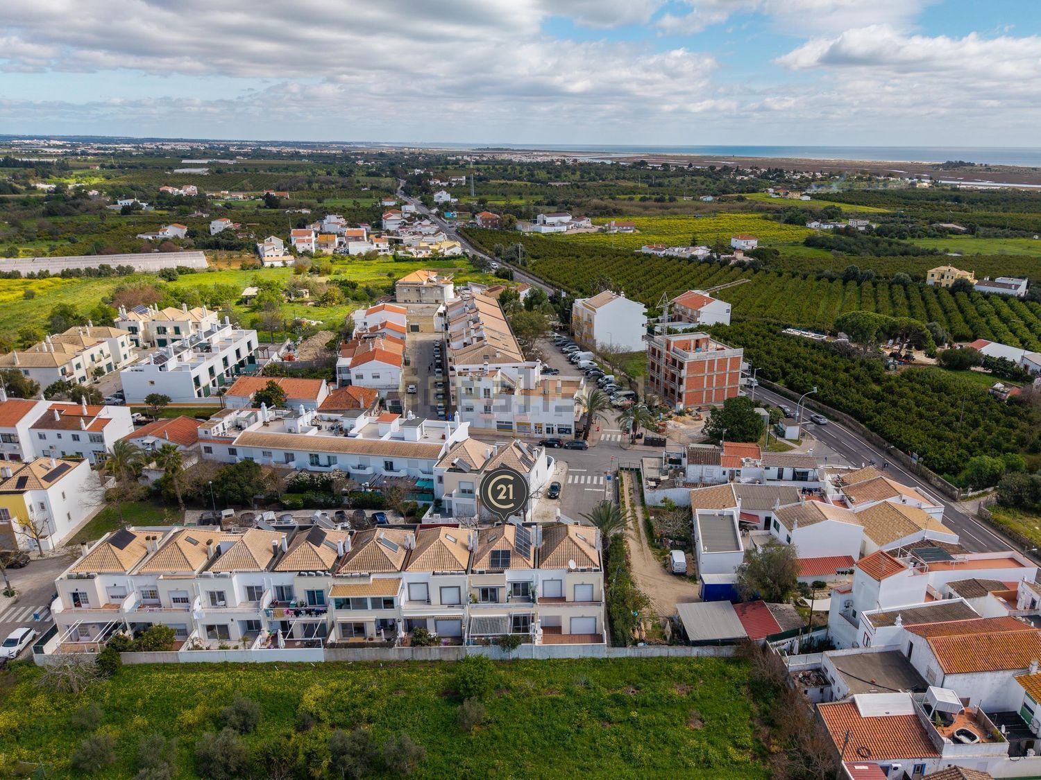小楼房或独栋别墅出售在Estrada da Palmeira, 902 g - 照片