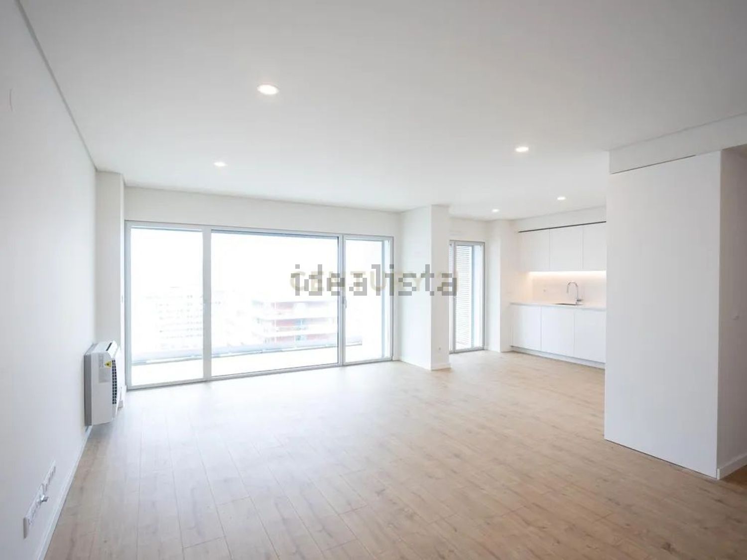 公寓 t2出售在Rua Sarmento de Beires, 47 - 居住
