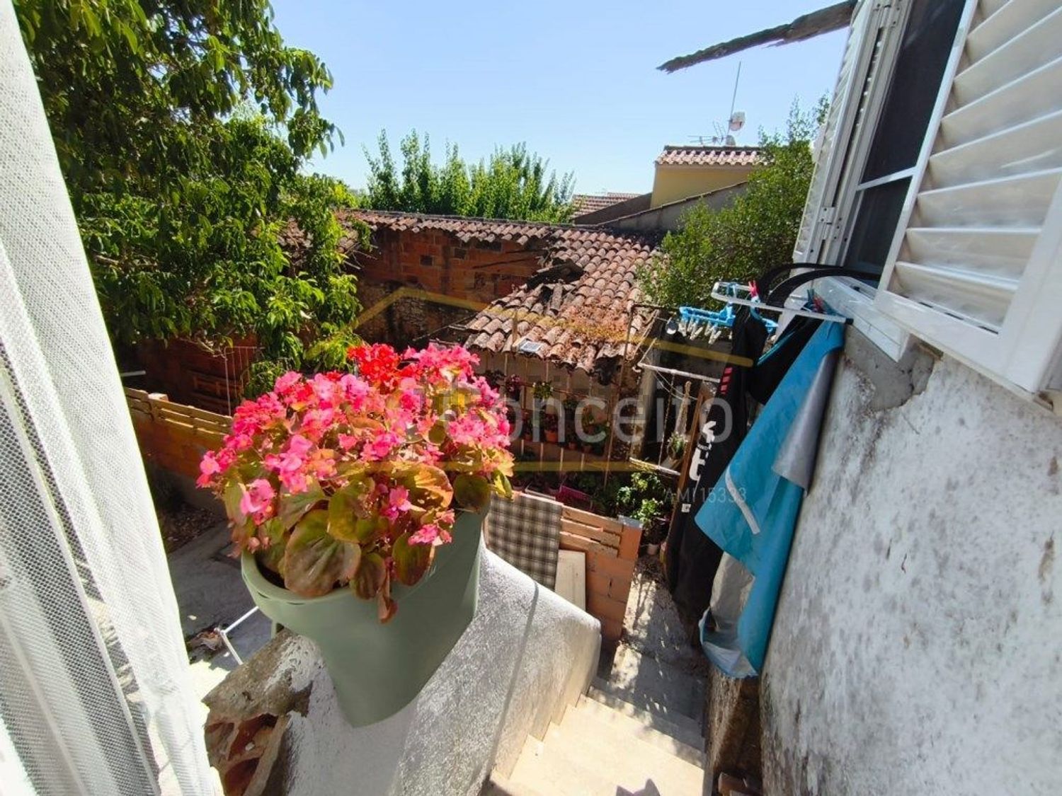 小楼房或独栋别墅出售在Rua Luís C. P. Mendes s/n - 阳台